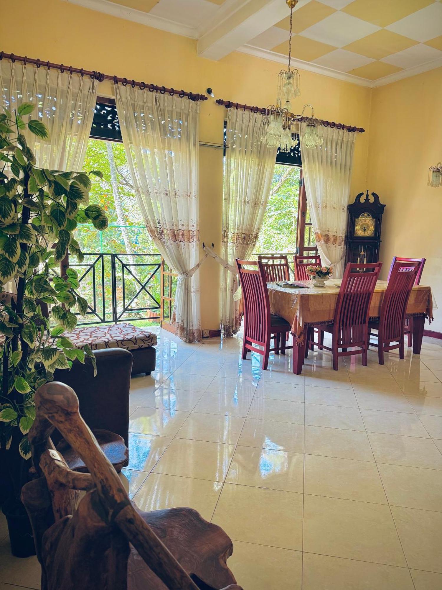 Mahaweli View Bungalow Kandy Exteriör bild