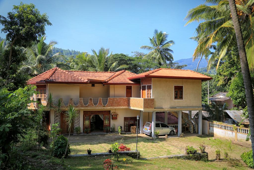Mahaweli View Bungalow Kandy Exteriör bild